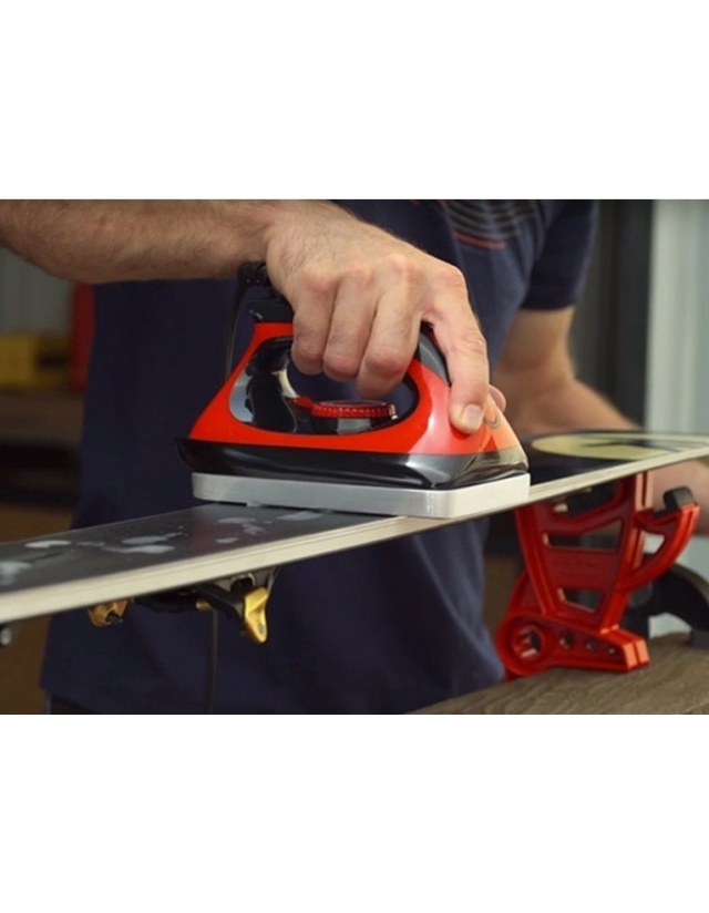 Waxing Snowboard And Ski Boards - Maintenance  - Cover Photo 1